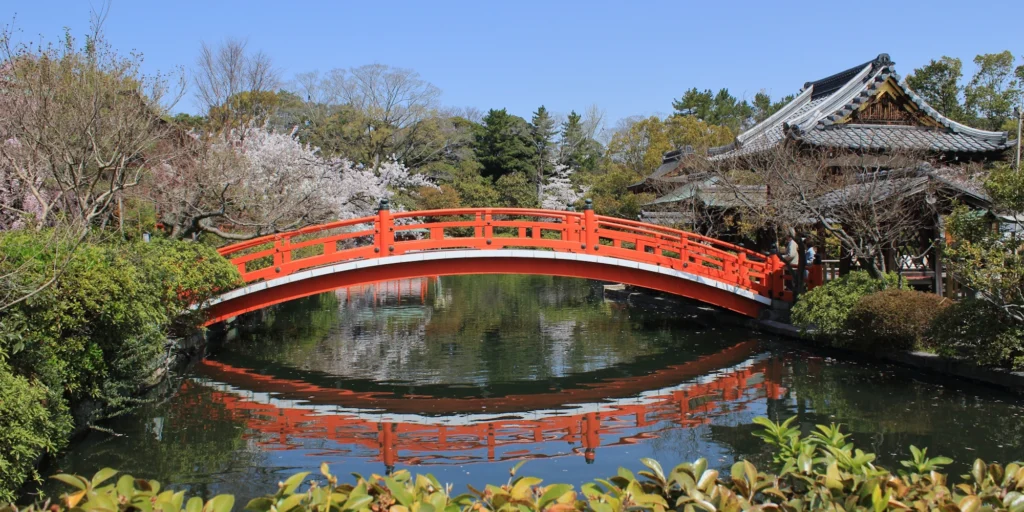 What to Do in Gion Kyoto in 2026: Beautiful Streets, Shrines and Local Experiences 26 Pond and historic garden scenery at Shinsen-en Garden in Kyoto