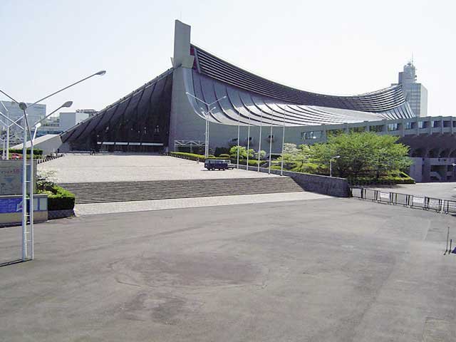 What to Do in Harajuku With Kids (2026): 19 Fun, Cute & Easy Tokyo Ideas 24 National Yoyogi Stadium Olympic architecture near Harajuku and Yoyogi Park