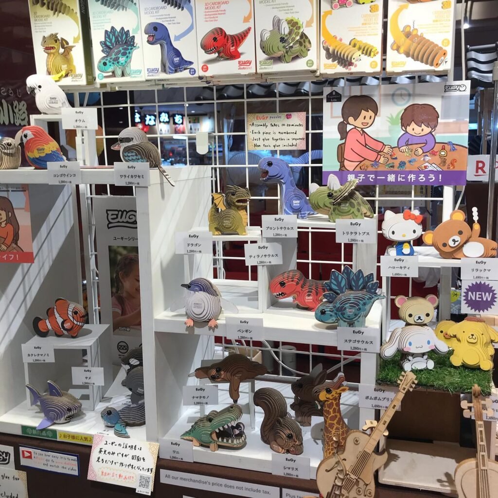23 Most Unique Stores in Tokyo (2026): Sweets, Character Goods and Tokyo-Only Gifts 10 Kabuki-themed souvenirs displayed at Souvenir Shop Kaomise in Ginza