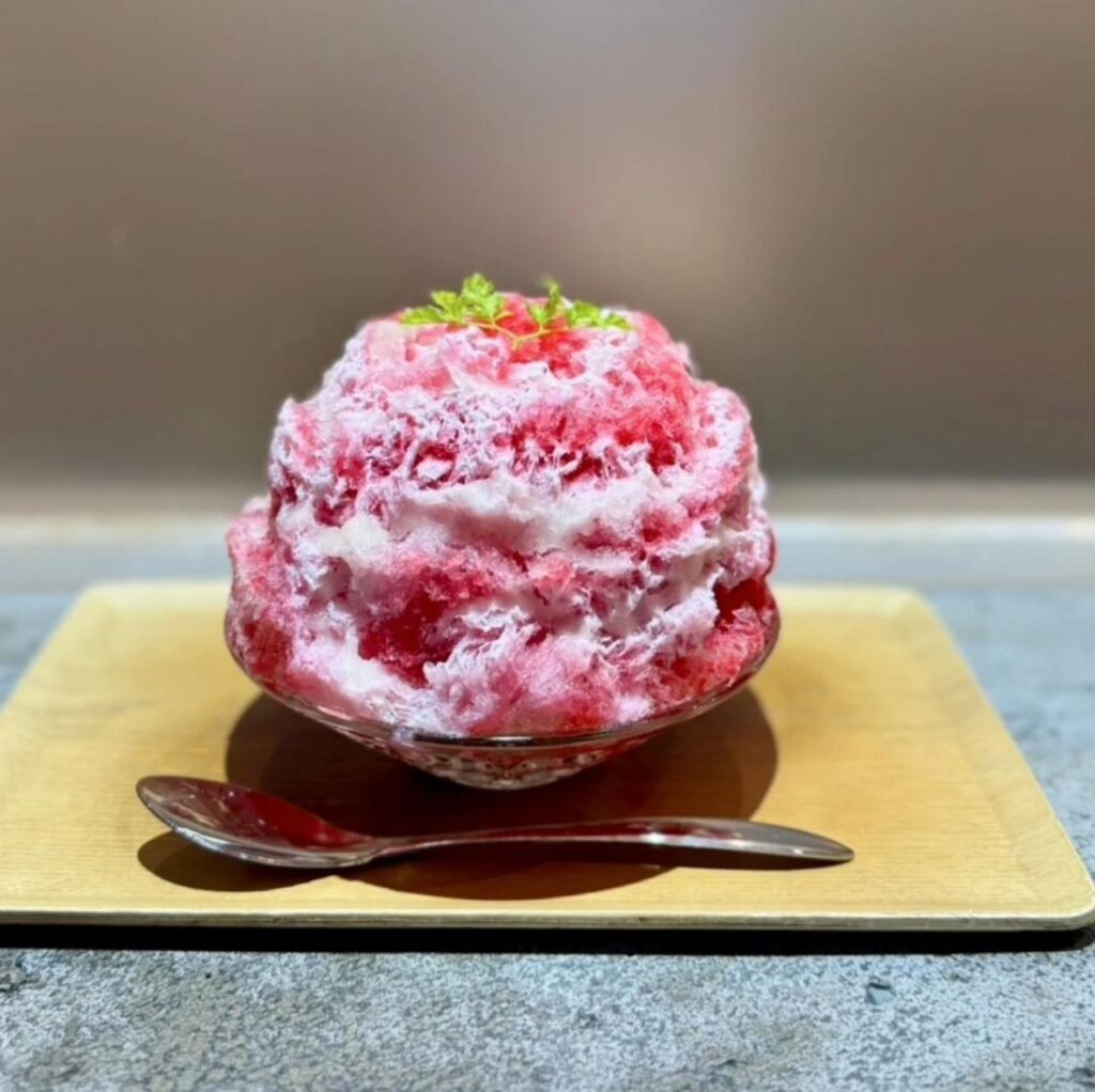 shaved ice in Kakigori Housekibako