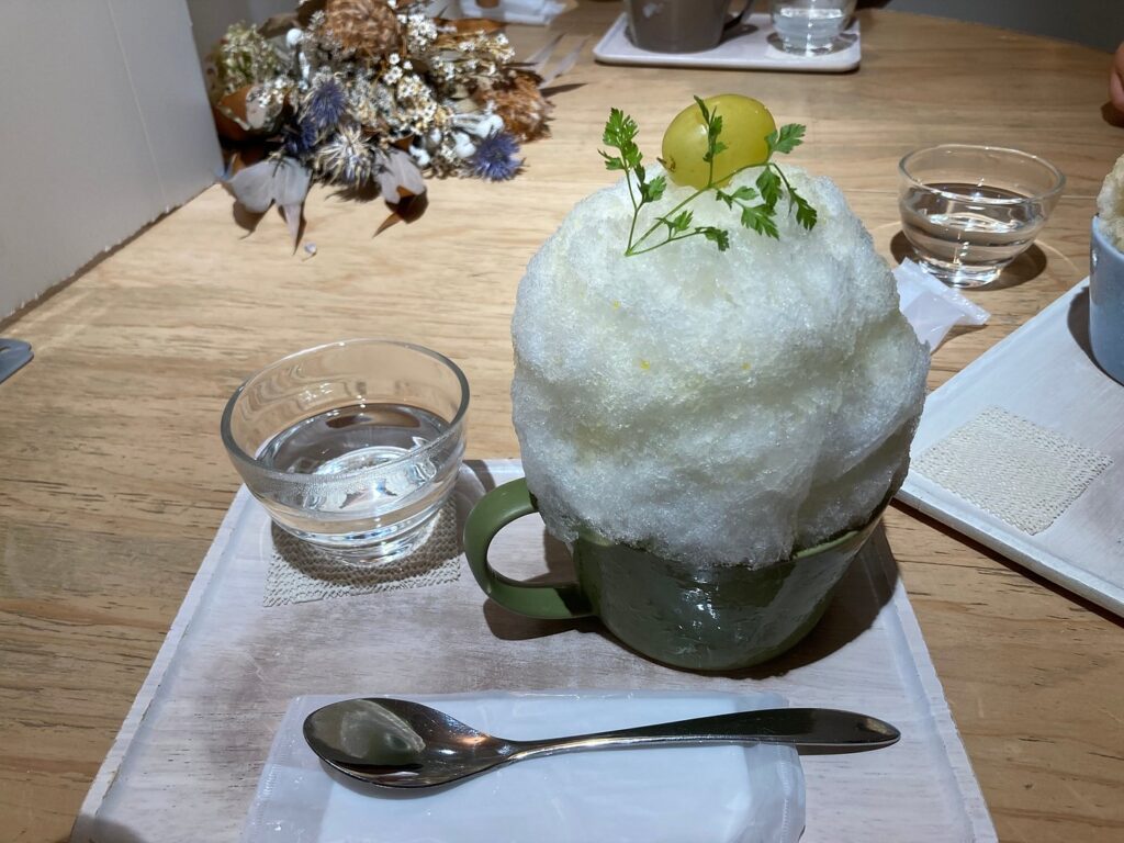 Shaved ice in Kakigori Housekibako