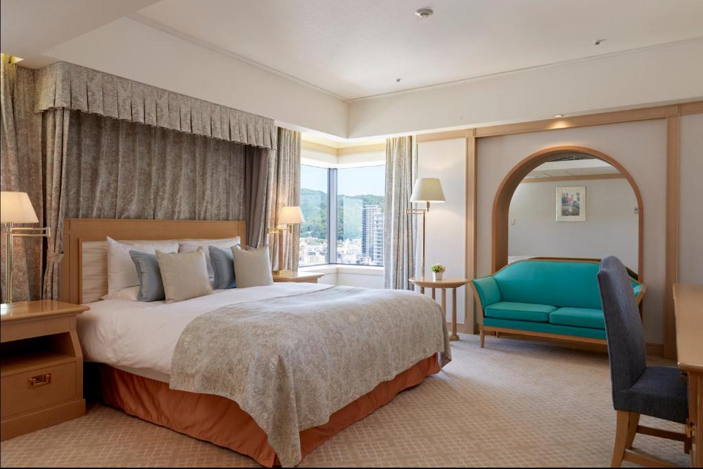 Where to Stay in Kobe For The First Time (2026): 6 Best Areas and 18 Hotel Picks 18 Hotel Okura Kobe beside Meriken Park on the waterfront