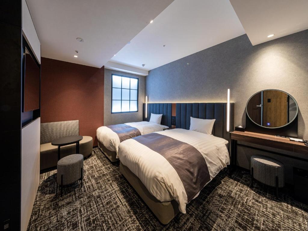 Where to Stay in Kobe For The First Time (2026): 6 Best Areas and 18 Hotel Picks 14 Kobe Plaza Hotel beside Motomachi Station in Kobe