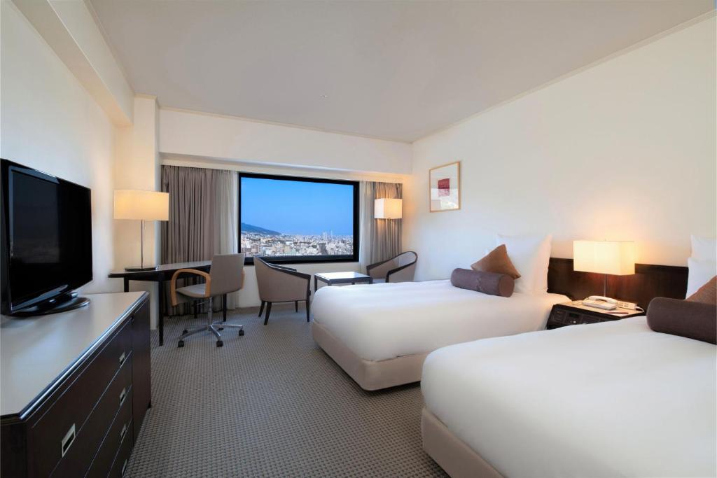 Where to Stay in Kobe For The First Time (2026): 6 Best Areas and 18 Hotel Picks 20 ANA Crowne Plaza Kobe connected to Shin-Kobe Station