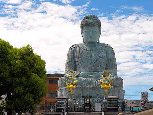 35 Best Things to Do in Kobe (2026): Waterfront Views, Mountain Escapes and Cultural Sights 16 Large bronze Hyogo Daibutsu statue at Nofuku-ji Temple in Kobe