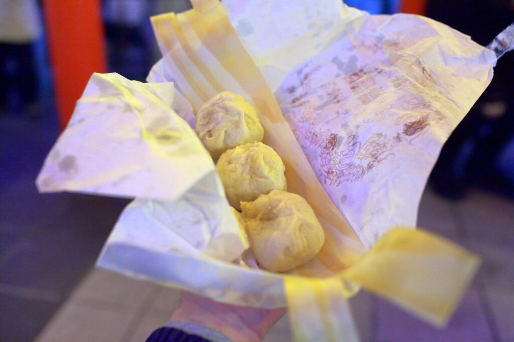 Where to Eat in Kobe (2026): 21 Best Places for Kobe beef, sushi & local food 16 Freshly steamed pork buns from Roshoki in Kobe Chinatown