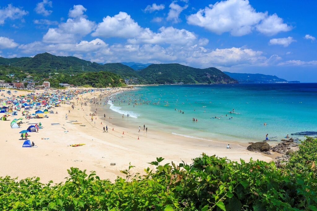 White sand and turquoise water at Shirarahama Beach in Wakayama