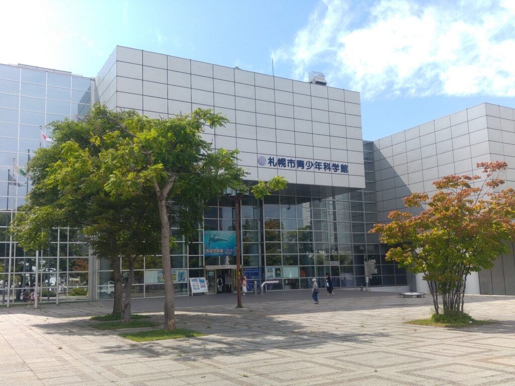15 Best Things to Do in Sapporo With Kids: Parks, Aquariums, Views, and Family Restaurants 12 Aquarium exhibit with marine life at Sunpiazza Aquarium in Sapporo