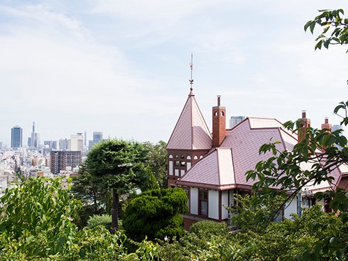 35 Best Things to Do in Kobe (2026): Waterfront Views, Mountain Escapes and Cultural Sights 9 Brick Weathercock House in Kobe’s historic Kitano district
