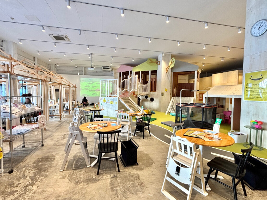 15 Best Things to Do in Sapporo With Kids: Parks, Aquariums, Views, and Family Restaurants 20 Indoor wooden playground at Kids Park Cafe WA-WA-S in Sapporo
