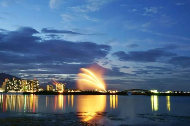 20 Best Things to Do in Shiga (2026): Lake Biwa, Castles, Shrines and More 11 Biwako Flower Fountain spraying water above Lake Biwa in Otsu